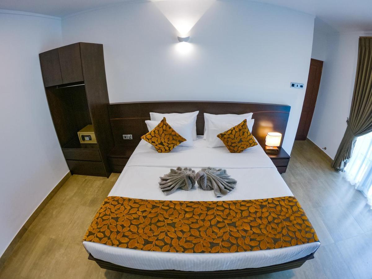Bony'S Holiday Inn Negombo Exterior foto