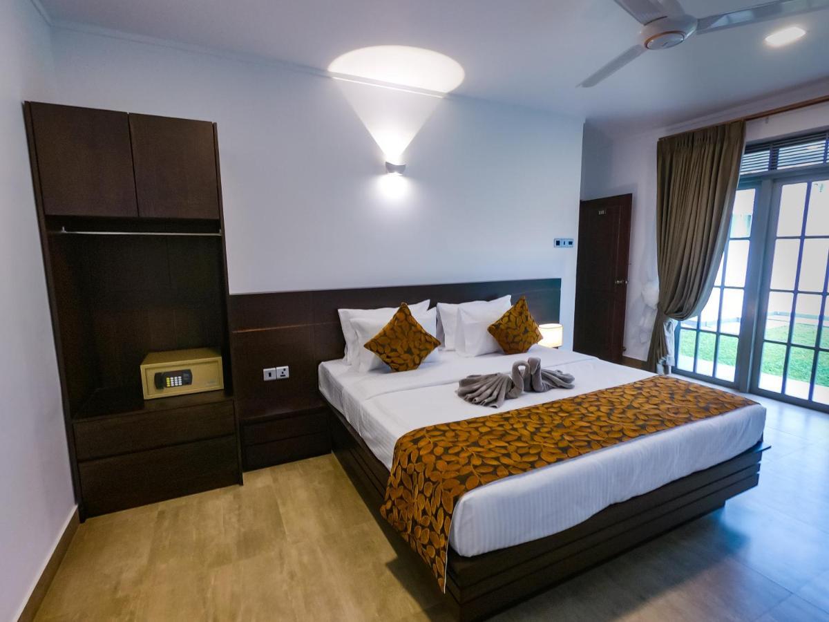 Bony'S Holiday Inn Negombo Exterior foto